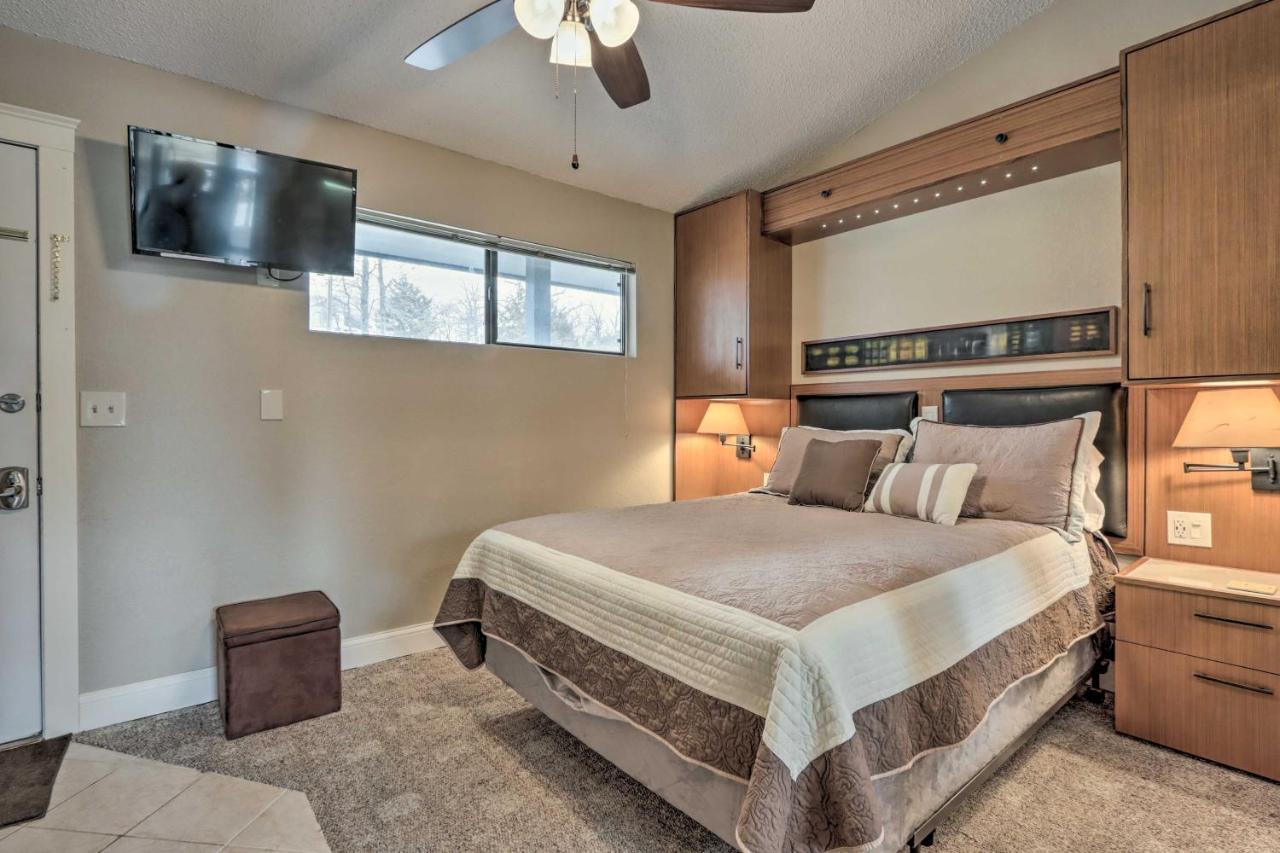 Osage Beach Condo With Lake Of The Ozarks Views Exterior photo